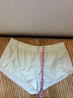 Athleta Hustle 3” short Light Minty/yellow Women's Athletic Shorts